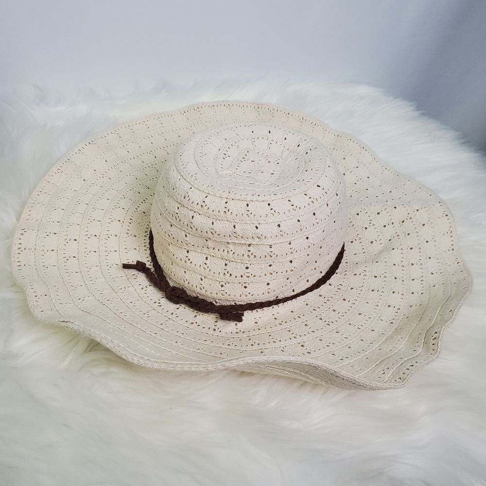 NWT Lulu's Cream Sunhat